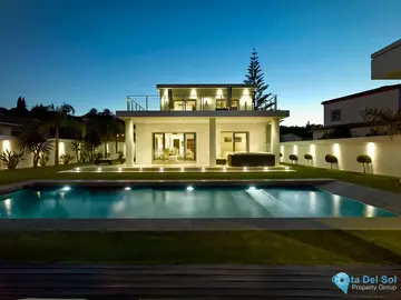 4 bedroom House for Sale in Nueva Andalucía-42117