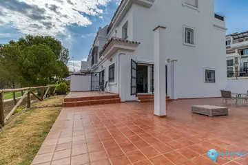 4 bedroom House for Sale in Alhaurín de la Torre-101424