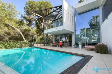 4 bedroom House for Sale in Sierra Blanca