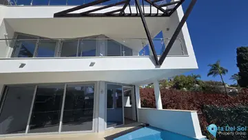 5 bedroom House for Sale in The Golden Mile-42457