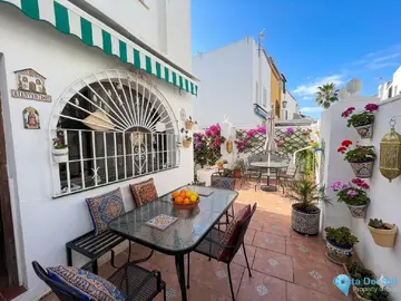 4 bedroom House for Sale in La Colina