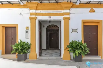 7 bedroom House for Sale in Casarabonela