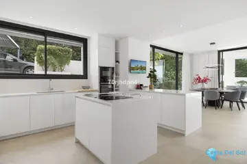 5 bedroom House for Sale in Marbella-42588