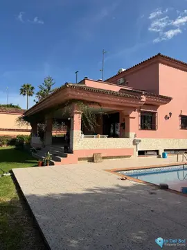 4 bedroom House for Sale in Casares Playa