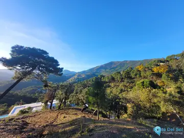 8743m2 Plot for Sale in La Zagaleta-42870