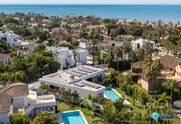 6 bedroom House for Sale in Marbesa