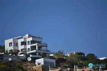 5 bedroom House for Sale in La Duquesa-42974