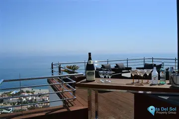 5 bedroom House for Sale in La Duquesa-42978