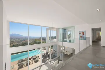 5 bedroom House for Sale in La Mairena