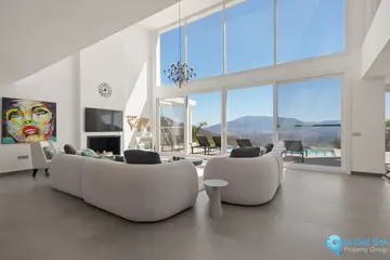 5 bedroom House for Sale in La Mairena-43018