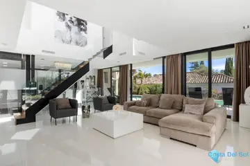 5 bedroom House for Sale in Nueva Andalucía-43055