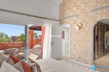 3 bedroom Apartment for Sale in Estepona-43100