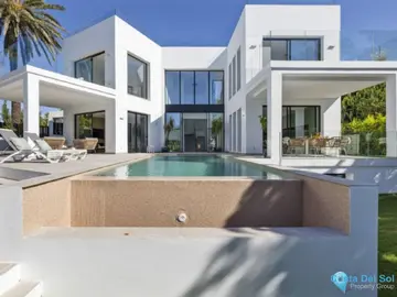 5 bedroom House for Sale in Marbesa