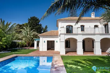 6 bedroom House for Sale in Guadalmina Baja