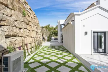 5 bedroom House for Sale in Los Flamingos-43303