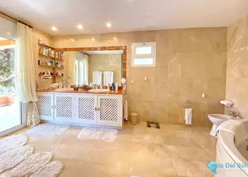 6 bedroom House for Sale in Nagüeles-43569