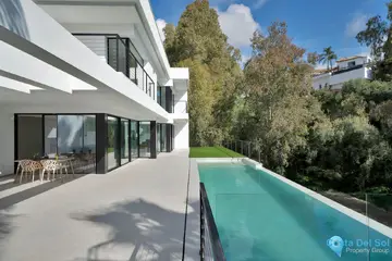 4 bedroom House for Sale in La Quinta-43690