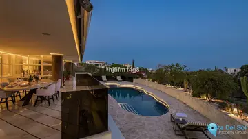 5 bedroom House for Sale in La Quinta