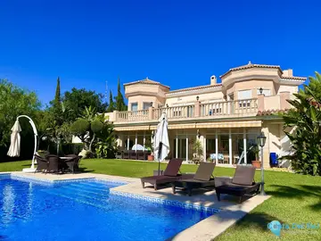 6 bedroom House for Sale in El Rosario