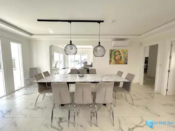 7 bedroom House for Sale in Mijas Costa-44013