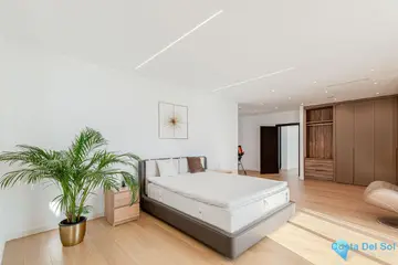 5 bedroom House for Sale in El Paraiso-44041