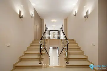 6 bedroom Apartment for Sale in Marbella-44179