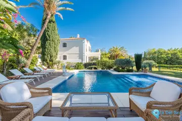 5 bedroom House for Sale in Nueva Andalucía