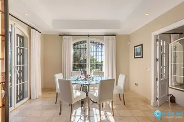 5 bedroom House for Sale in Nueva Andalucía-44248