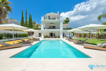 6 bedroom House for Sale in Nueva Andalucía-44429