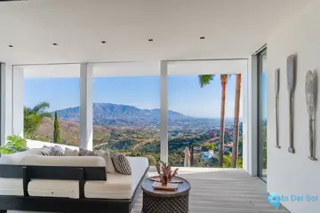 6 bedroom House for Sale in Elviria-44524