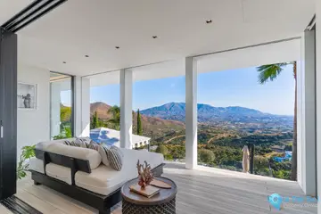 6 bedroom House for Sale in Elviria-44525