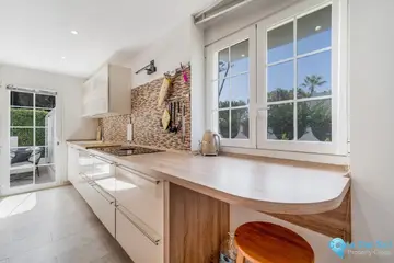 4 bedroom House for Sale in The Golden Mile-44582
