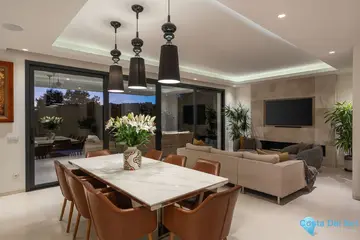 6 bedroom House for Sale in Nueva Andalucía-44628