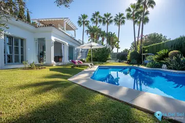4 bedroom House for Sale in Sierra Blanca