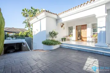 4 bedroom House for Sale in Sierra Blanca-44660