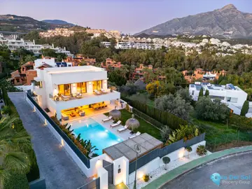 5 bedroom House for Sale in Nueva Andalucía-44702
