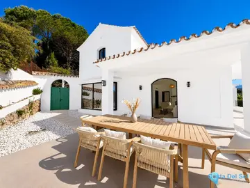 5 bedroom House for Sale in El Madroñal-44780