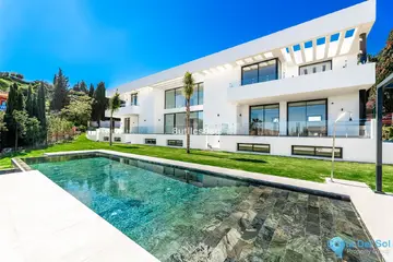 6 bedroom House for Sale in Benahavís