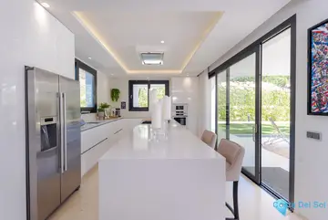 6 bedroom House for Sale in Nueva Andalucía-44948
