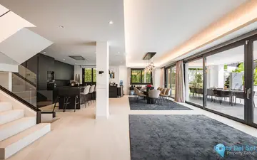 7 bedroom House for Sale in Nueva Andalucía-45137