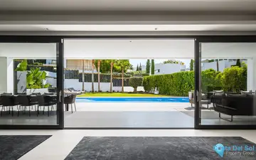 7 bedroom House for Sale in Nueva Andalucía-45149