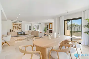 7 bedroom House for Sale in Hacienda Las Chapas-45172