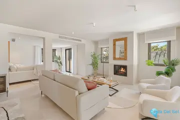 7 bedroom House for Sale in Hacienda Las Chapas-45182