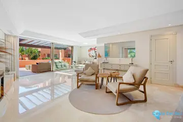 3 bedroom Apartment for Sale in Marbella-45280