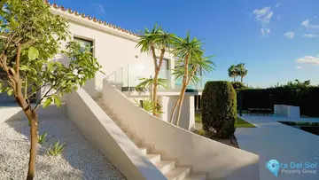 5 bedroom House for Sale in The Golden Mile-45293