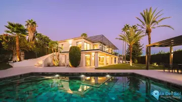 5 bedroom House for Sale in The Golden Mile-45289