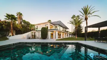 5 bedroom House for Sale in The Golden Mile-45290