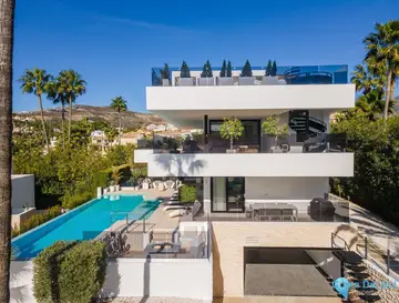 5 bedroom House for Sale in Nueva Andalucía-45360