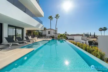 5 bedroom House for Sale in Nueva Andalucía-45363