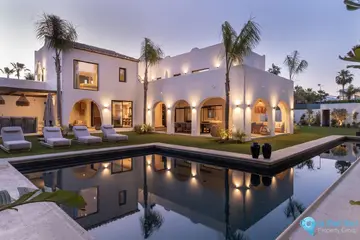 5 bedroom House for Sale in Guadalmina Baja